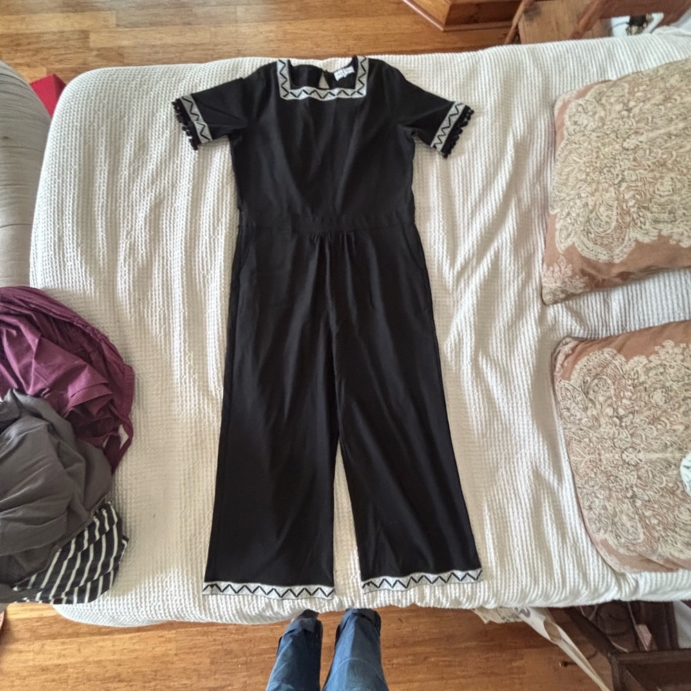 Piper & Scoot Black and White V-Neck Jumpsuit